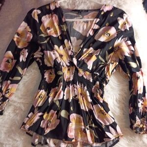 Harve' Benard Top 💕